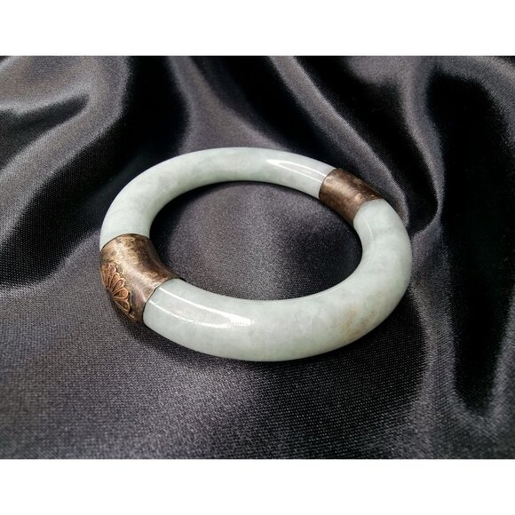 Vintage Asian Genuine Jade Bangle Bracelet With Bronze Accents - Picture 2 of 4